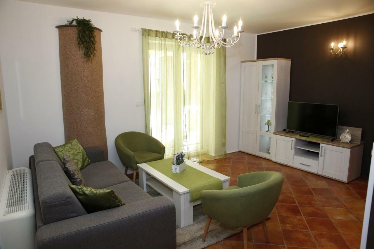 Vila Nara Hotel Vodice Kültér fotó
