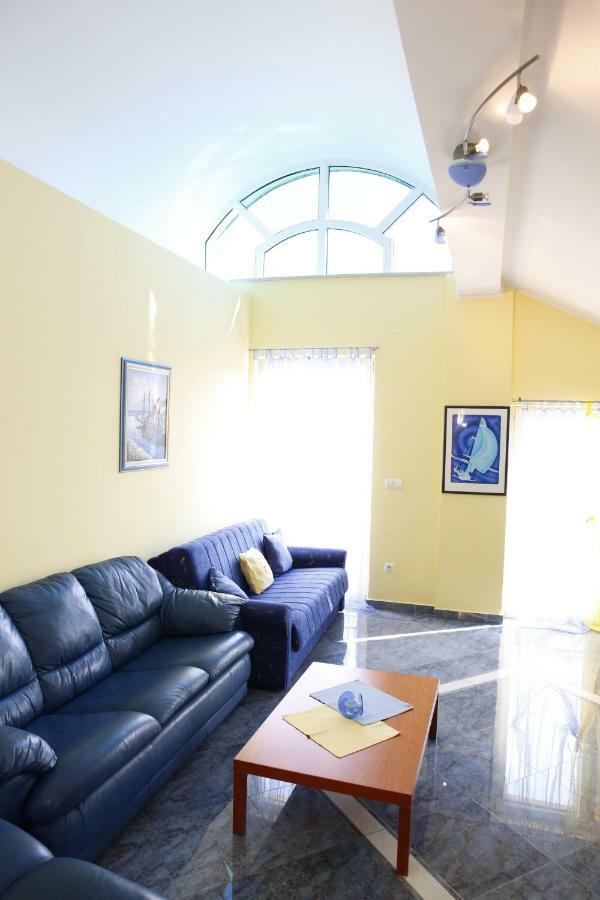 Vila Nara Hotel Vodice Kültér fotó